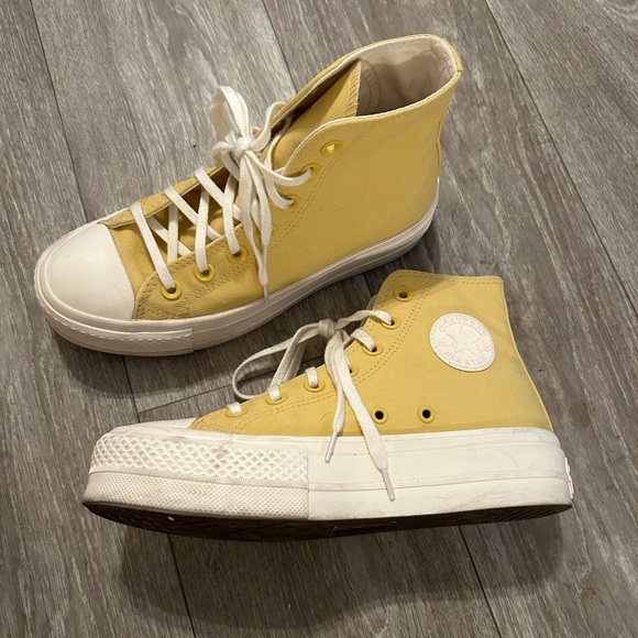 Yellow Platform Converse - Picture 3 of 7